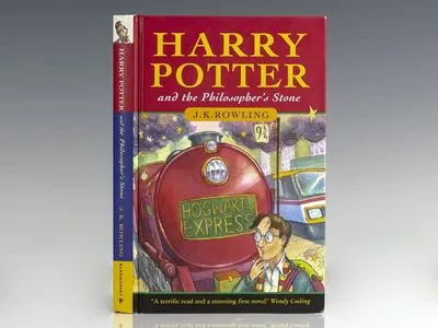 На аукционе почти за полмиллиона долларов продали первое издание "Гарри Поттера"