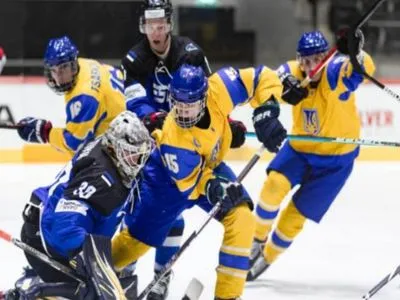 Юніорська збірна України перемогла на старті чемпіонату світу з хокею