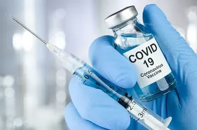 Минздрав: в Украине одобрили дополнительную дозу вакцины от COVID-19