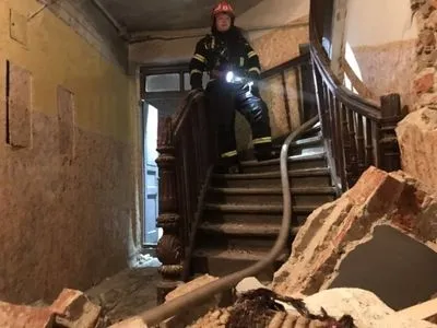У Львові в житловому будинку стався вибух – трьох людей госпіталізували з опіками