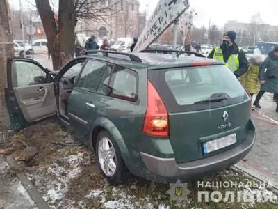 Наїзд на пішоходів на переході у Луцьку: неповнолітнього водія затримали