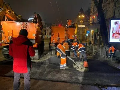 Движение по бульвару Тараса Шевченко в центре Киева возобновили после аварии