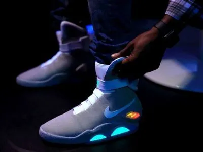 Компания Nike представила кроссовки для виртуальной Вселенной