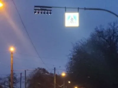 Дорожные знаки с подсветкой устанавливают в Одессе