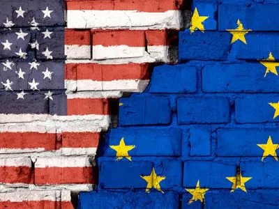 США підштовхують ЄС до введення санкцій, які зачіпають енергетику та банки, проти РФ у разі нападу на Україну - Bloomberg