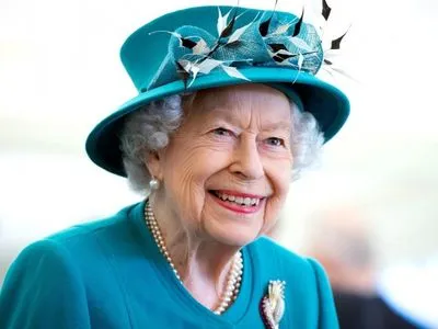 Королева Єлизавета ІІ скасувала традиційний передріздвяний обід із родиною на тлі сплеску COVID-19