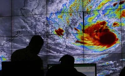На Филиппины надвигается мощный тайфун, эвакуировали тысячи людей
