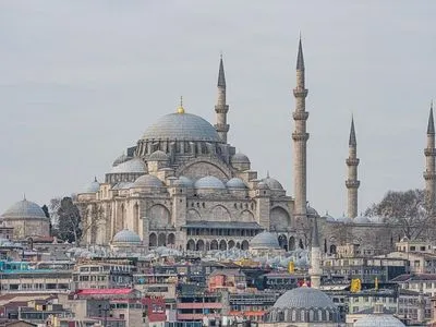 Обвал курсу турецької ліри: біржа Стамбула призупинила торги