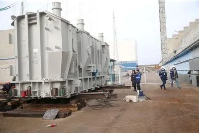 На Ташлыкской ГАЭС устанавливают блочный трансформатор для пуска агрегата №3
