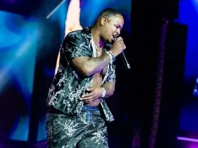 Из-за нападения с ножом на рэпера Drakeo в США отменили концерты 50 Cent и Snoop Dog