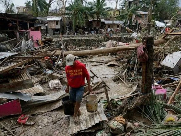 Кількість жертв тайфуну на Філіппінах зросла до 75 людей