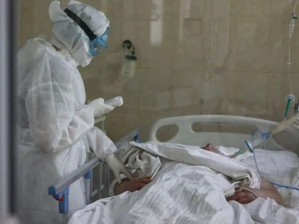 "Омикрон" в Украине: эксперт рассказала, выдержит ли медсистема нагрузку