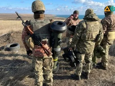 ВСУ показали боевые стрельбы из Javelin на Донбассе