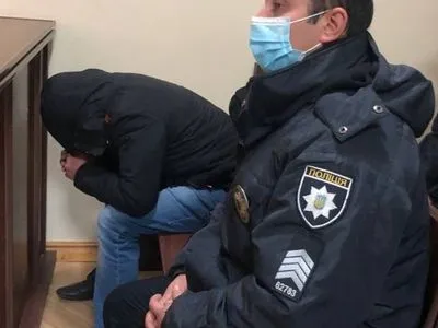 Приставал к ребенку в школьном туалете: во Львове суд арестовал мужчину на 2 месяца