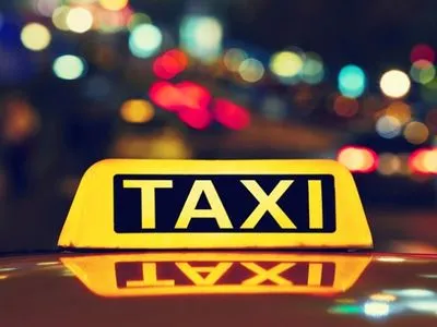 “Подарунок” на Різдво: у столиці злетіли ціни на таксі