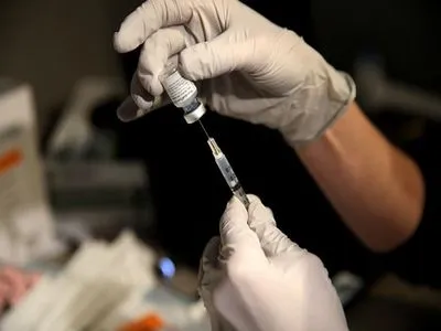 Австрия введет четвертую дозу вакцины для некоторых групп населения