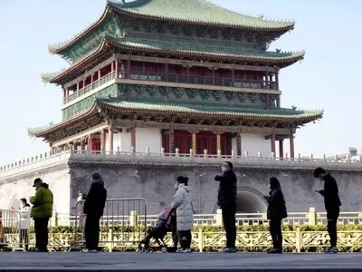 Карантин в китайском Сиане: десятки чиновников наказали за вспышку COVID-19