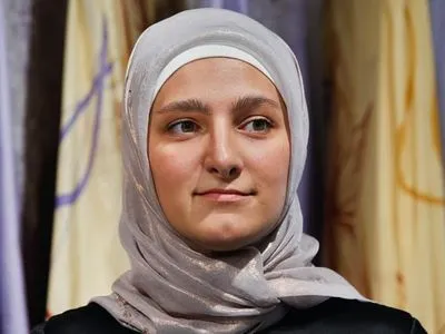 Дочь Кадырова наградили медалью "За защиту прав людей"