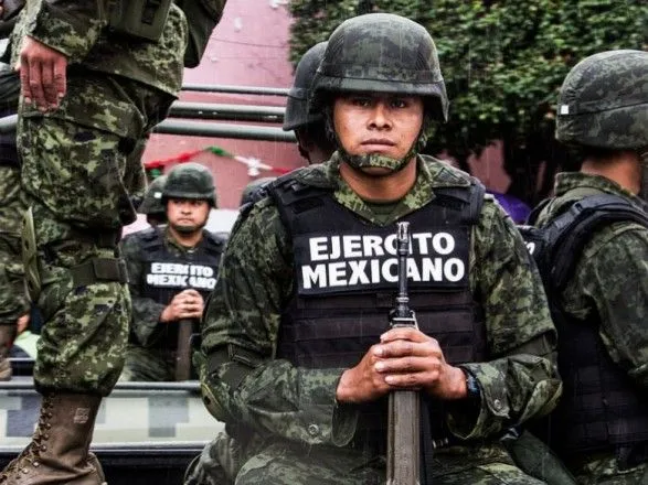 Суд засудив двох офіцерів мексиканської армії до 30 років за вбивство жінки
