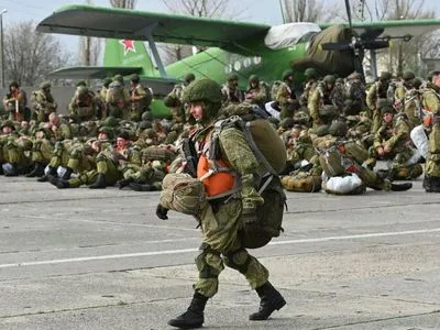 У РФ заявили про завершення навчань із тисячею десантників неподалік від України