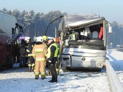 В Польше попал в аварию экскурсионный автобус со школьниками, есть пострадавшие