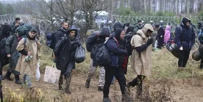 Около 40 беженцев пытались прорваться из Беларуси в Польшу, бросая камни в патрульных