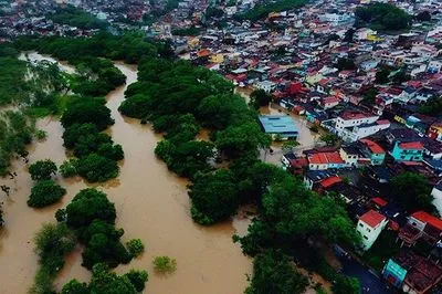 На північному сході Бразилії прорвало дві дамби. Тисячі людей евакуйовано
