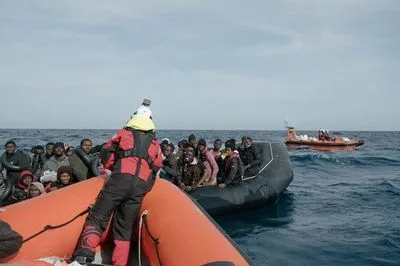 Італія прихистила 558 мігрантів, яких врятували в морі