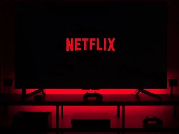 Netflix “дипломатично” ответил министру культуры об образе украинок в сериале “Эмили в Париже”