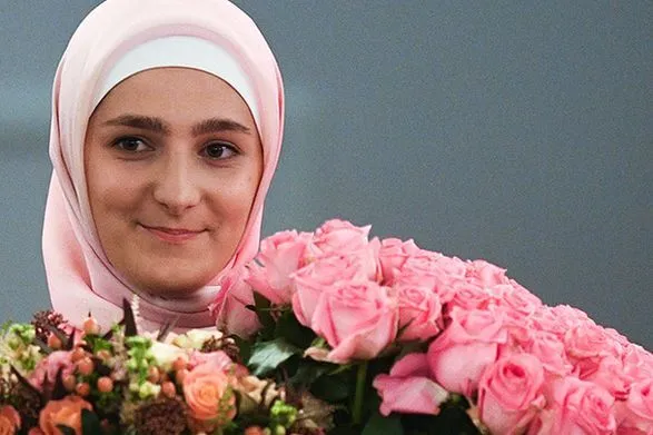 Старшей дочери Кадырова присвоили звание "Заслуженный работник культуры Чечни"