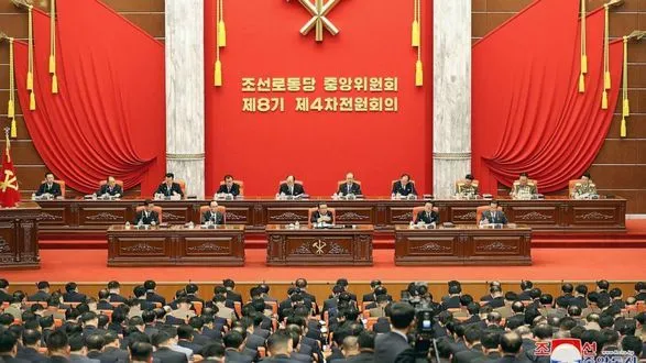 10 лет у власти: Ким Чен Ын провел пленарное заседание правящей партии
