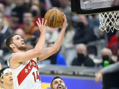 Украинский баскетболист провел результативное выступление в НБА