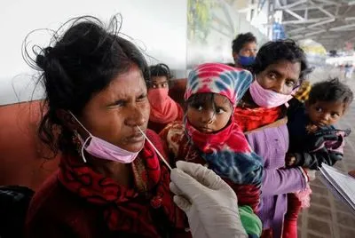 Індія ввела суворі COVID-правила для запобігання поширенню коронавірусу