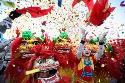 Жители Китая, Сингапура, Малайзии и Филиппин встретили Новый год