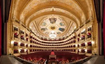 Из-за штамма Omicron Венская опера отменила спектакли