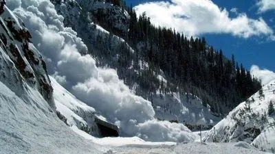 Погода в Карпатах: есть угроза схода лавин
