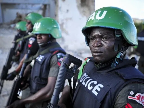 u-nigeriyi-politseyski-proveli-operatsiyu-z-poryatunku-ponad-20-ditey