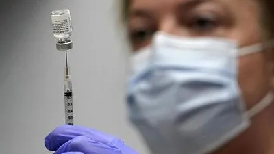 В Украине открыли онлайн-запись на бустерную дозу COVID-прививки