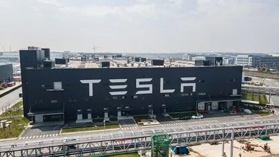 Tesla розкритикували за відкриття салону в китайському регіоні Сіньцзян