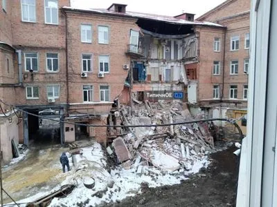 Момент обвала дома в Харькове попал на камеру