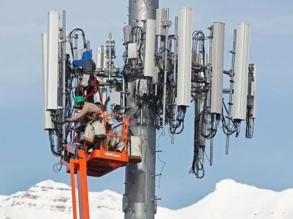 Провідні компанії зв'язку в США погодилися відкласти розгортання 5G