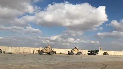 База Айн аль-Асад в Ираке, где размещены американские войска, подверглась авиаудару ракетами "Катюша"