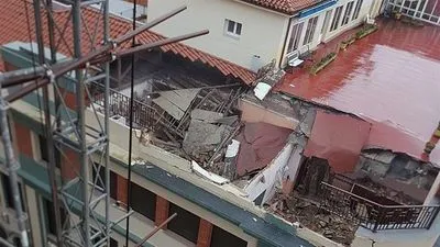 В Іспанії двоє робітників загинули внаслідок обвалення даху школи