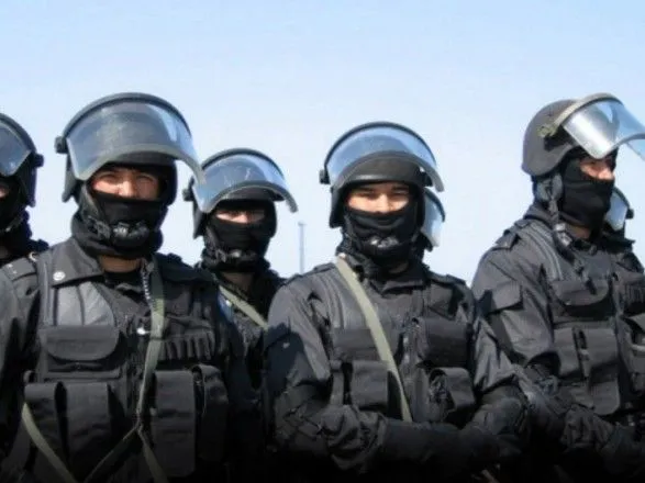 u-kazakhstani-politsiya-pochala-strilyati-po-protestuvalnikakh-odin-pomer-vid-postrilu-v-golovu-zmi