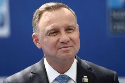 Вакцинирован тремя дозами: у президента Польши Дуды обнаружили COVID-19