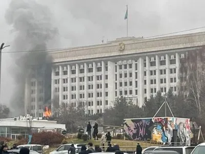 В Алма-Ате горит резиденция президента Казахстана – СМИ