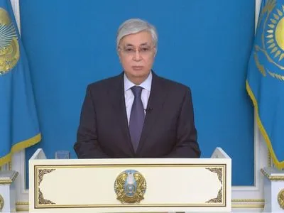 Казахстан: президент доручив тимчасово запровадити регулювання цін на газ, бензин та дизель
