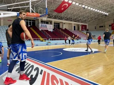 Баскетболист сборной Украины оформил четвертый подряд дабл-дабл в чемпионате Турции