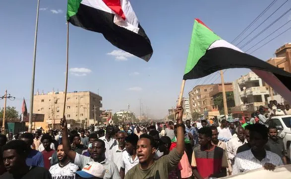 trokh-sudanskikh-demonstrantiv-zastrelili-pid-chas-novikh-antiviyskovikh-mitingiv
