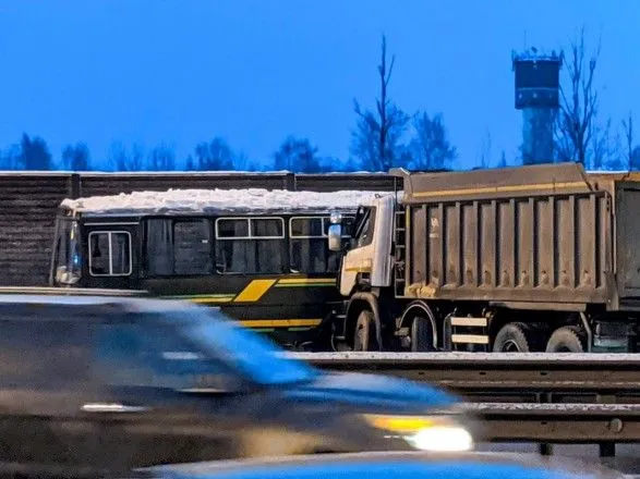Россия: на трассе из Балашихи в Москву почти 50 автомобилей получили проколы колес